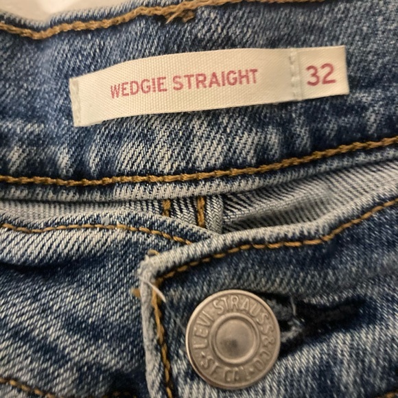 Levi’s Wedgie Straight 32 - Picture 2 of 4